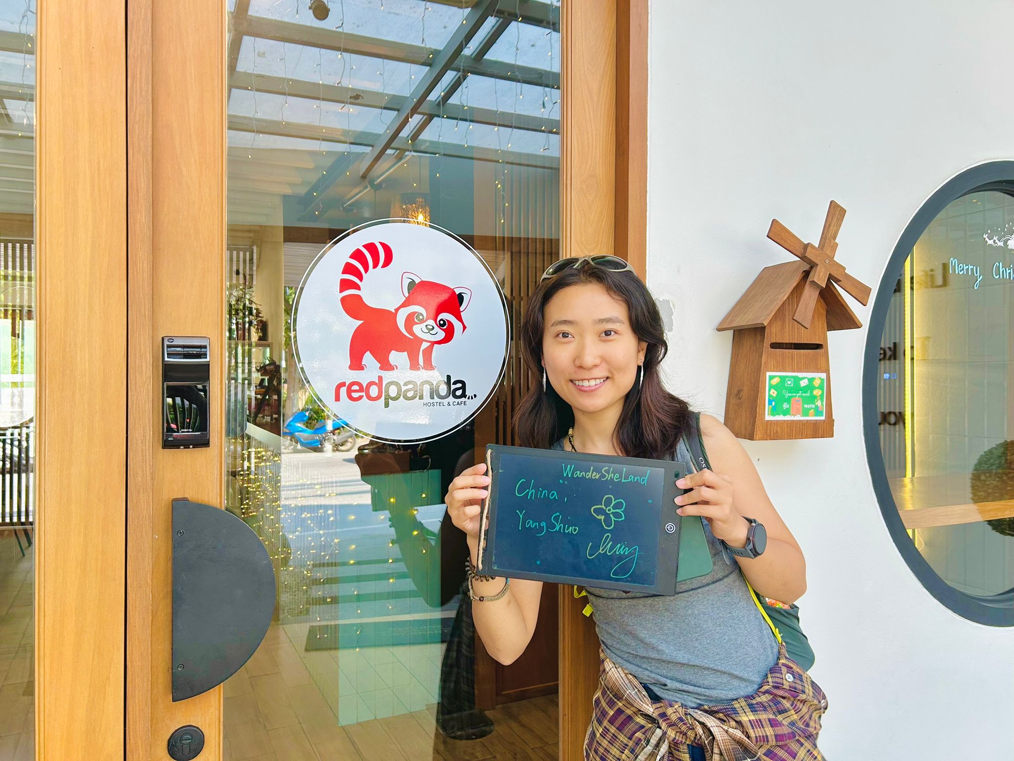 Red panda Hostel & Cafe 1